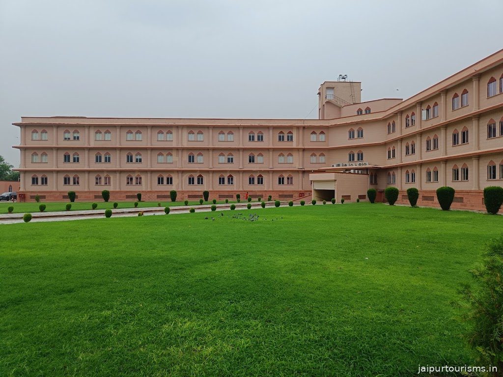 B M Birla Science & Technology Centre
