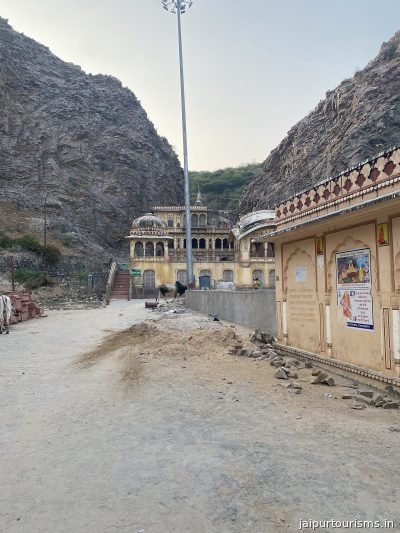Khole Ke Hanuman Ji Temple