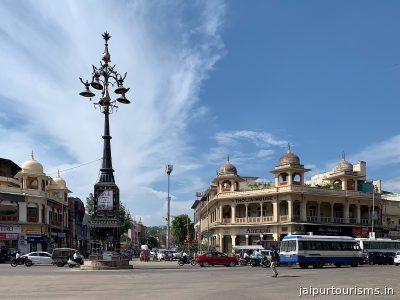M.I. Road Market