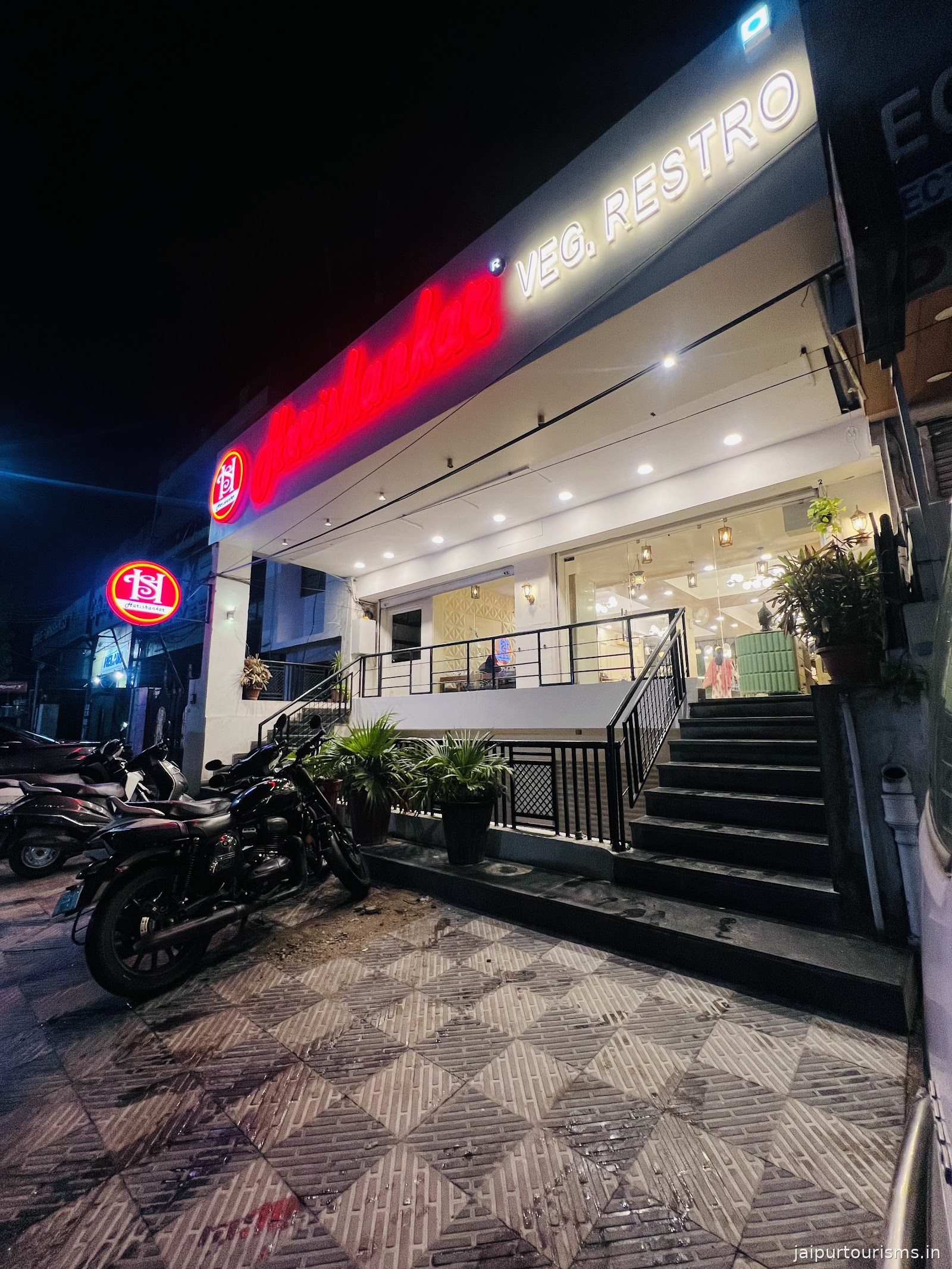 Harishankar Veg. Restro (Malviya Nagar)