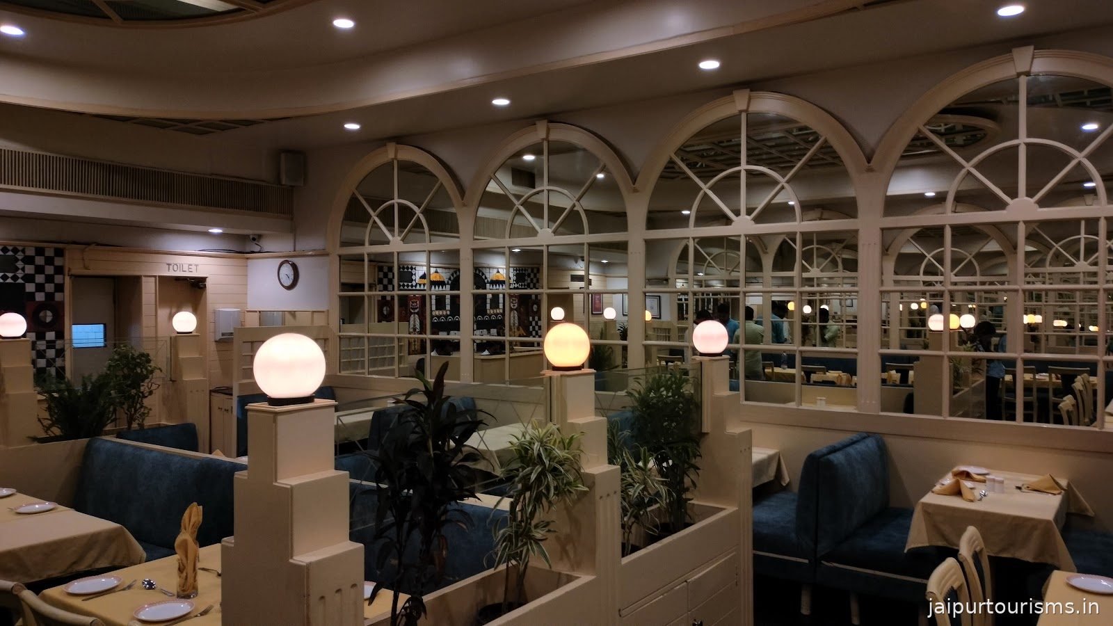 Niros Restaurant