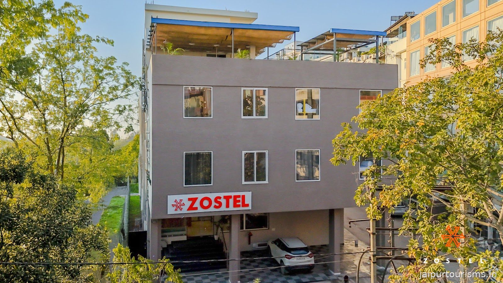Zostel Jaipur (MI Road)