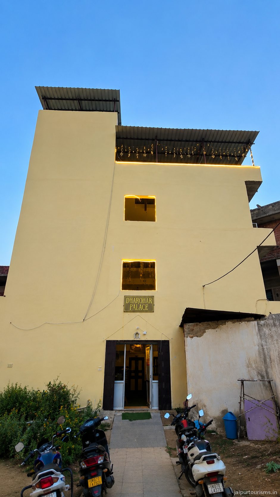 HOTEL DHAROHAR PALACE