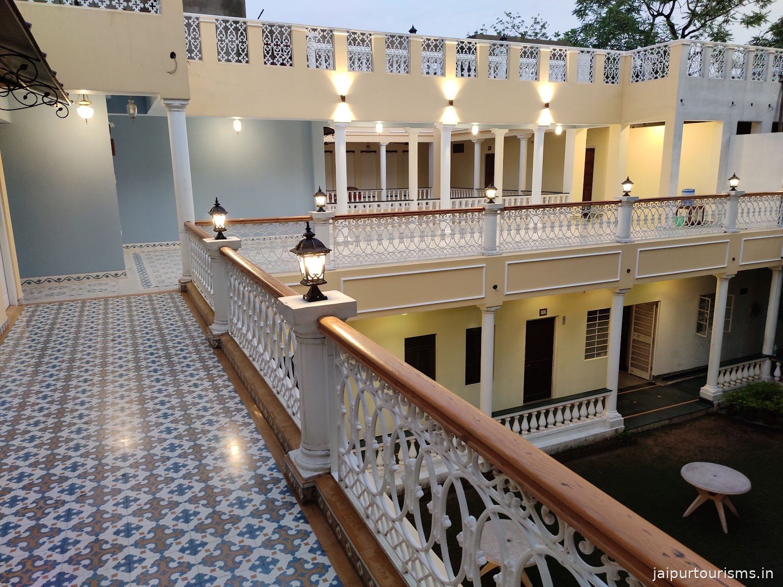 Jai Niwas Hotel