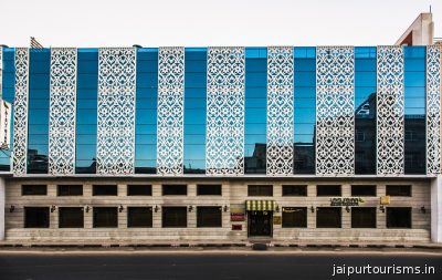 Leisure Inn Grand Chanakya