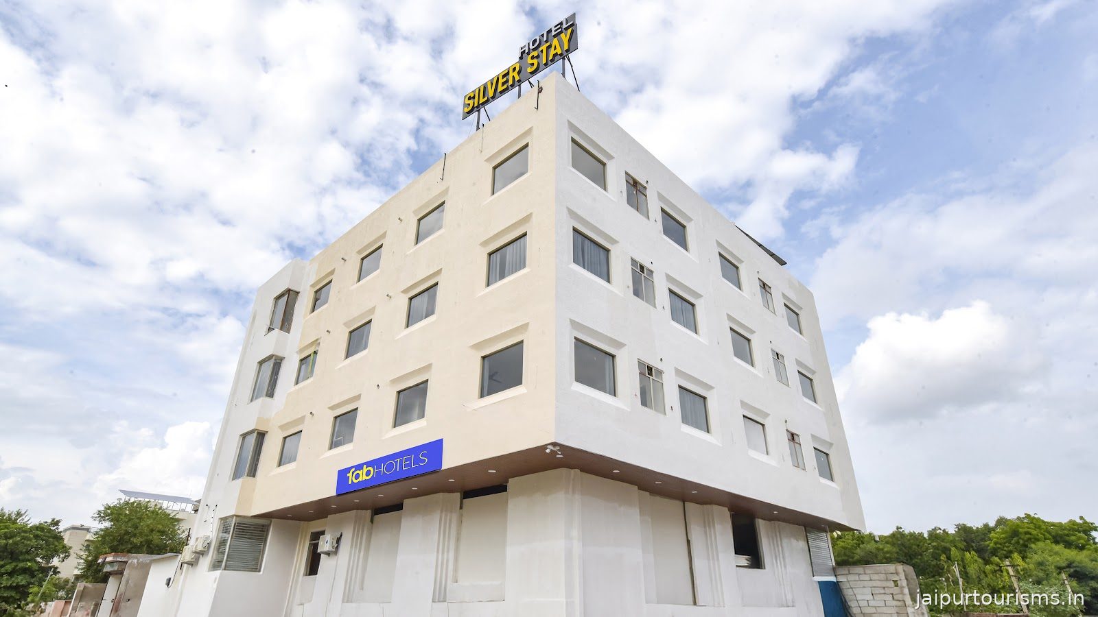 FabHotel Cozzy Stay