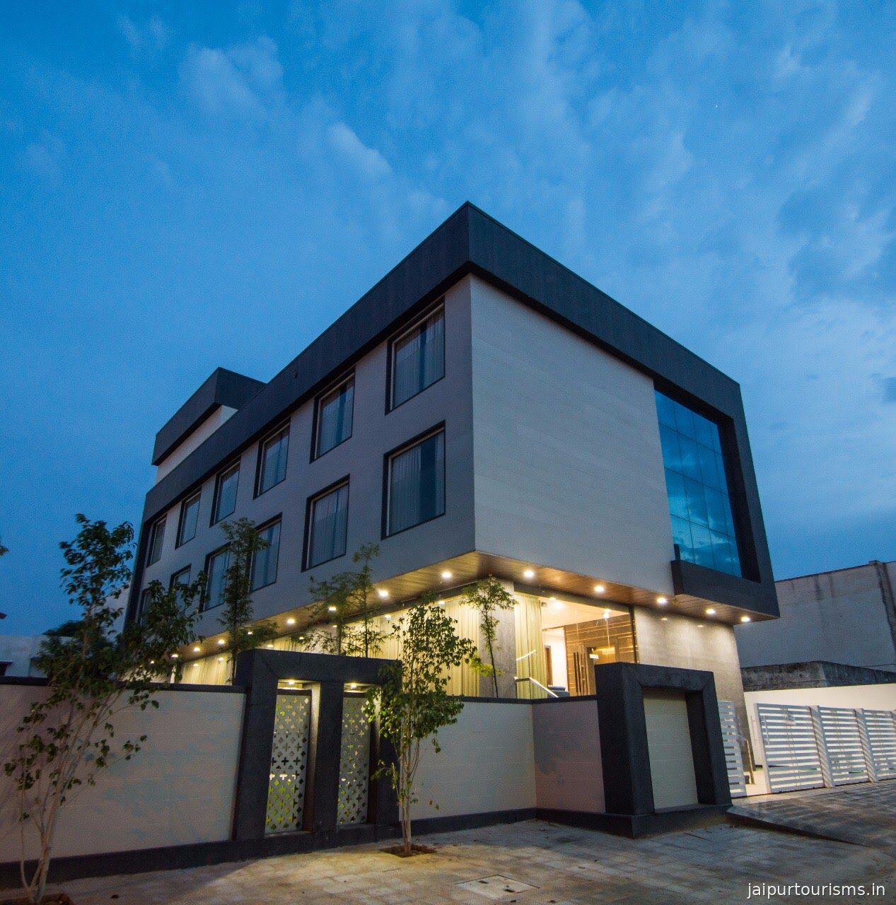 Sapphire Inn Hotel & Banquets | Mansarovar, Jaipur