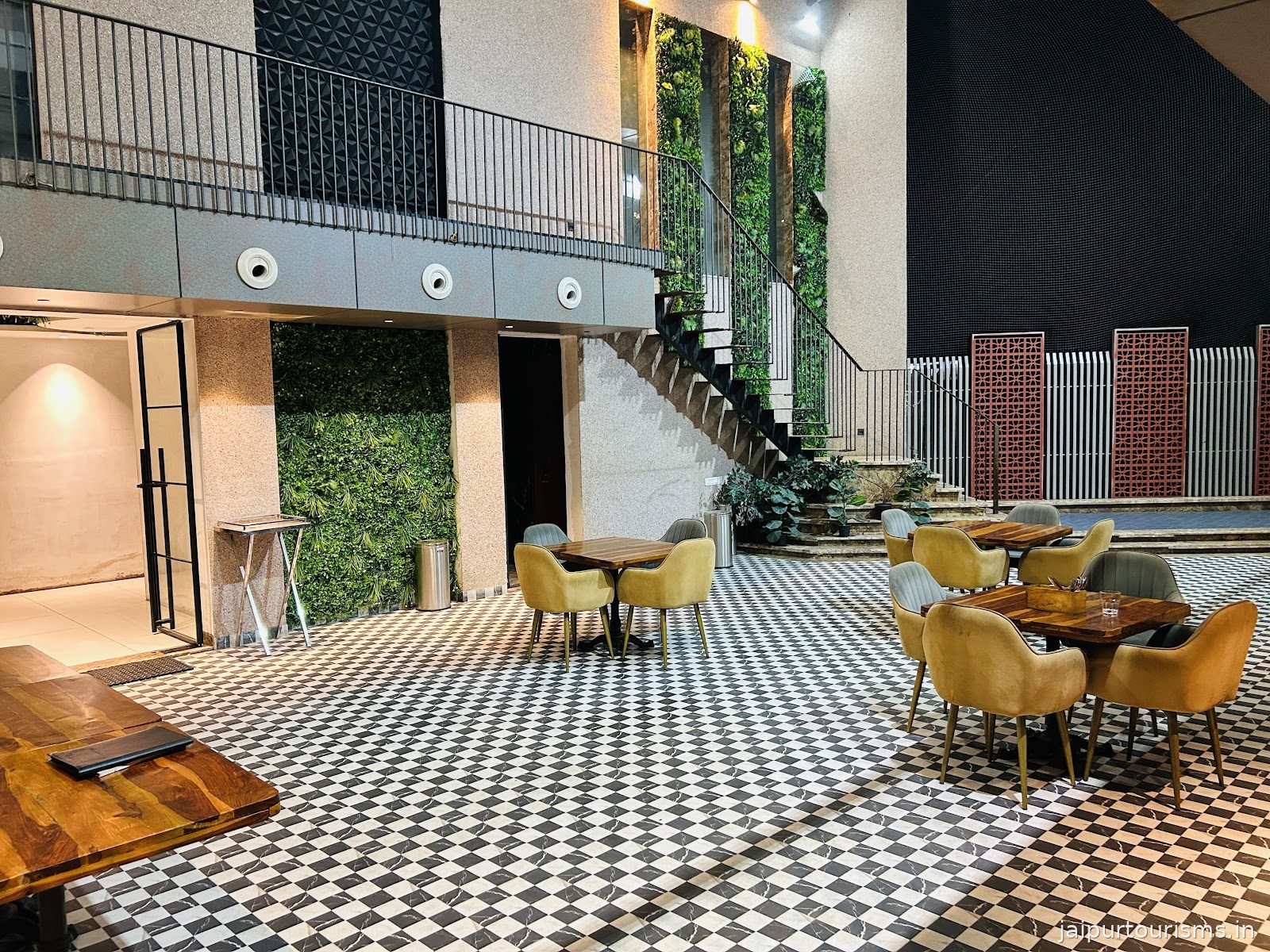 Rajlaxmi Hotel