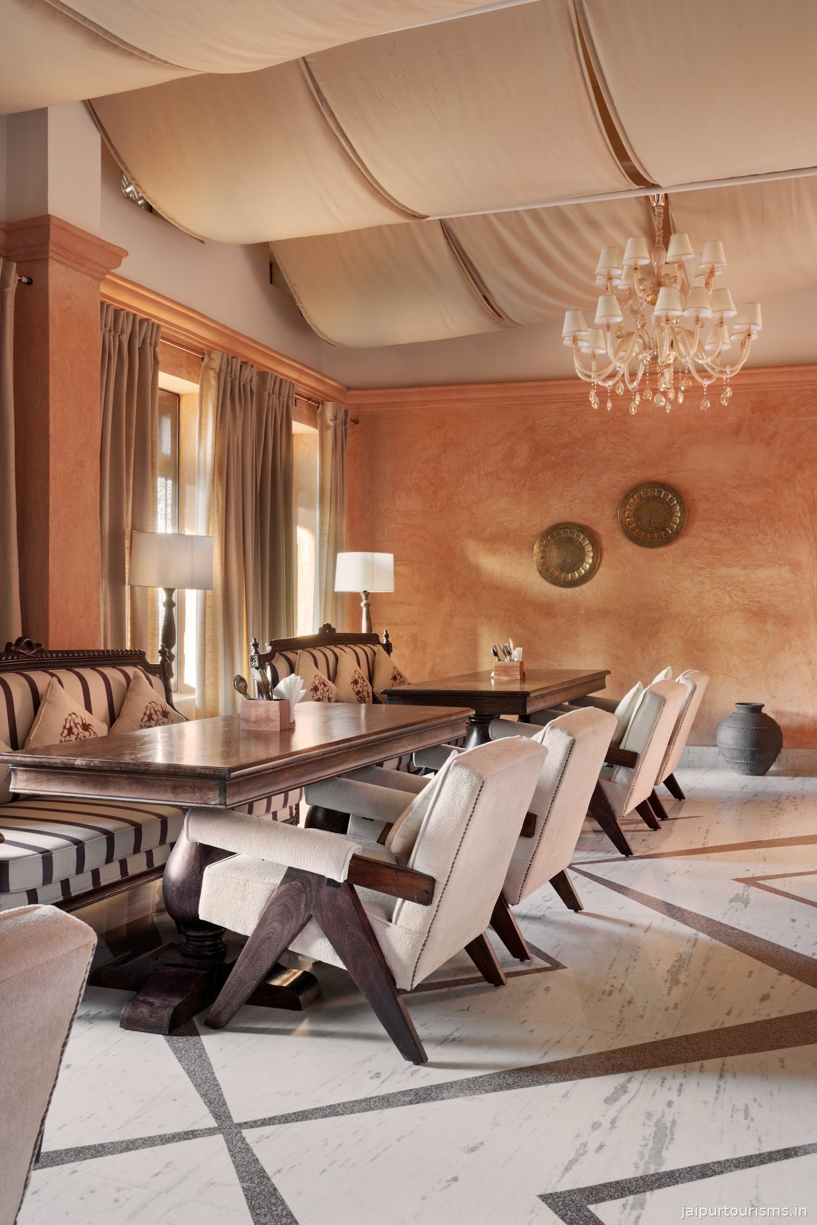 Paro - Modern India Bar