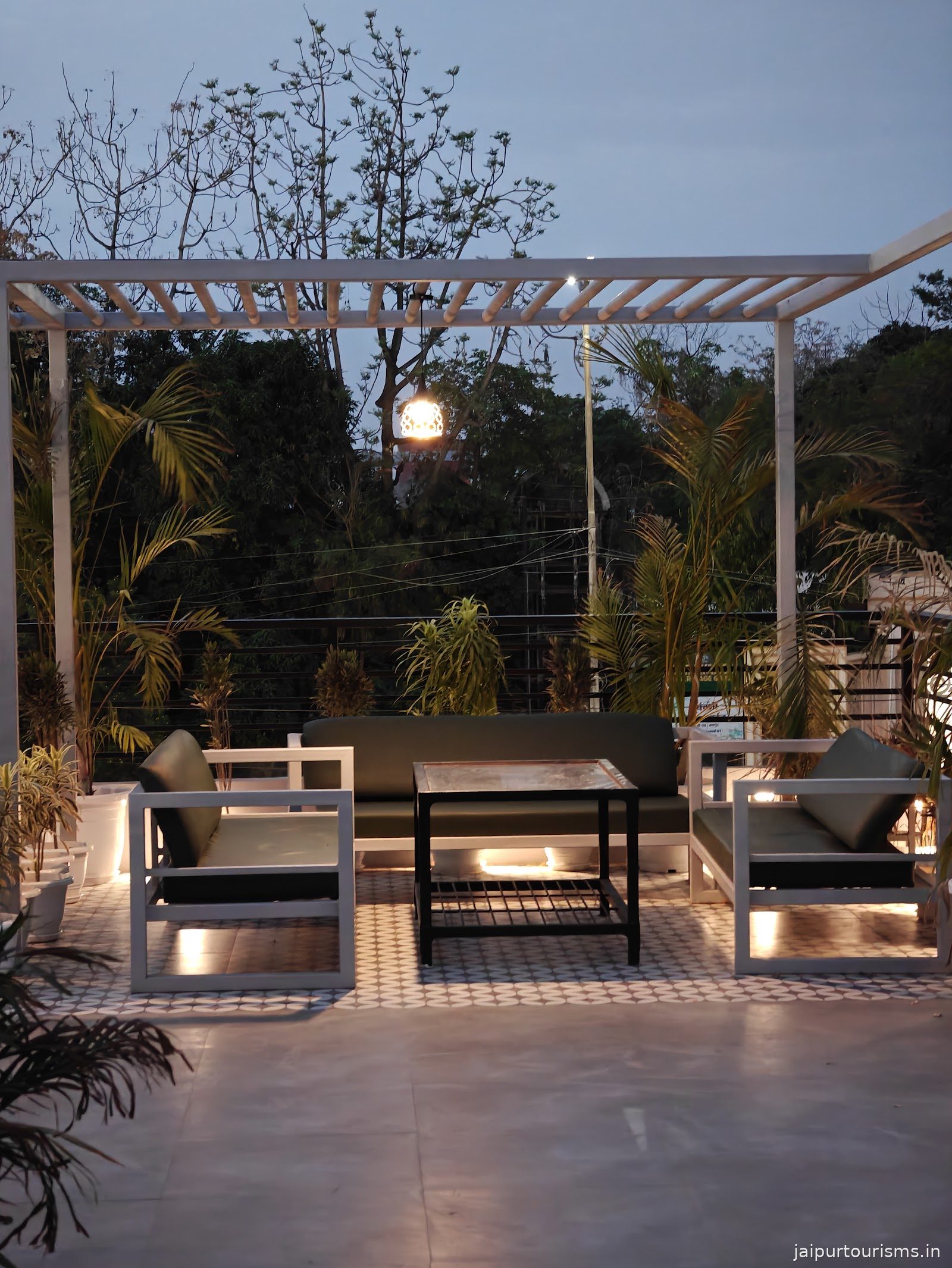 Take It Easy - Lounge & Restaurant
