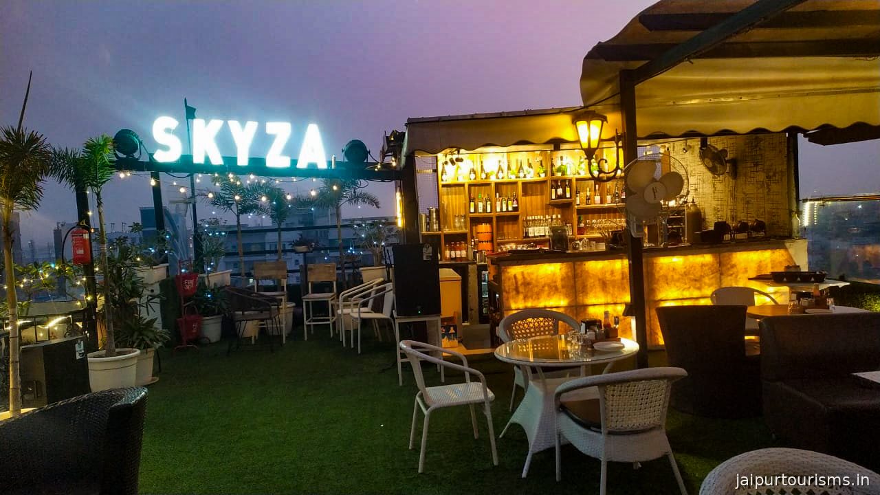 Skyza Rooftop Lodge