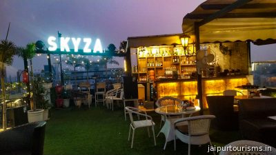 Skyza Rooftop Lodge