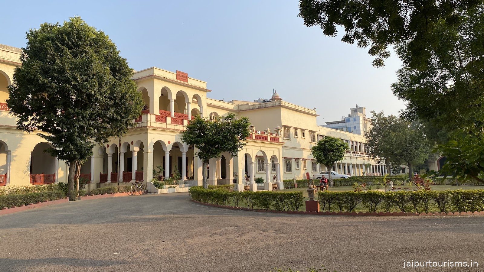 Hotel Khasa Kothi by RTDC