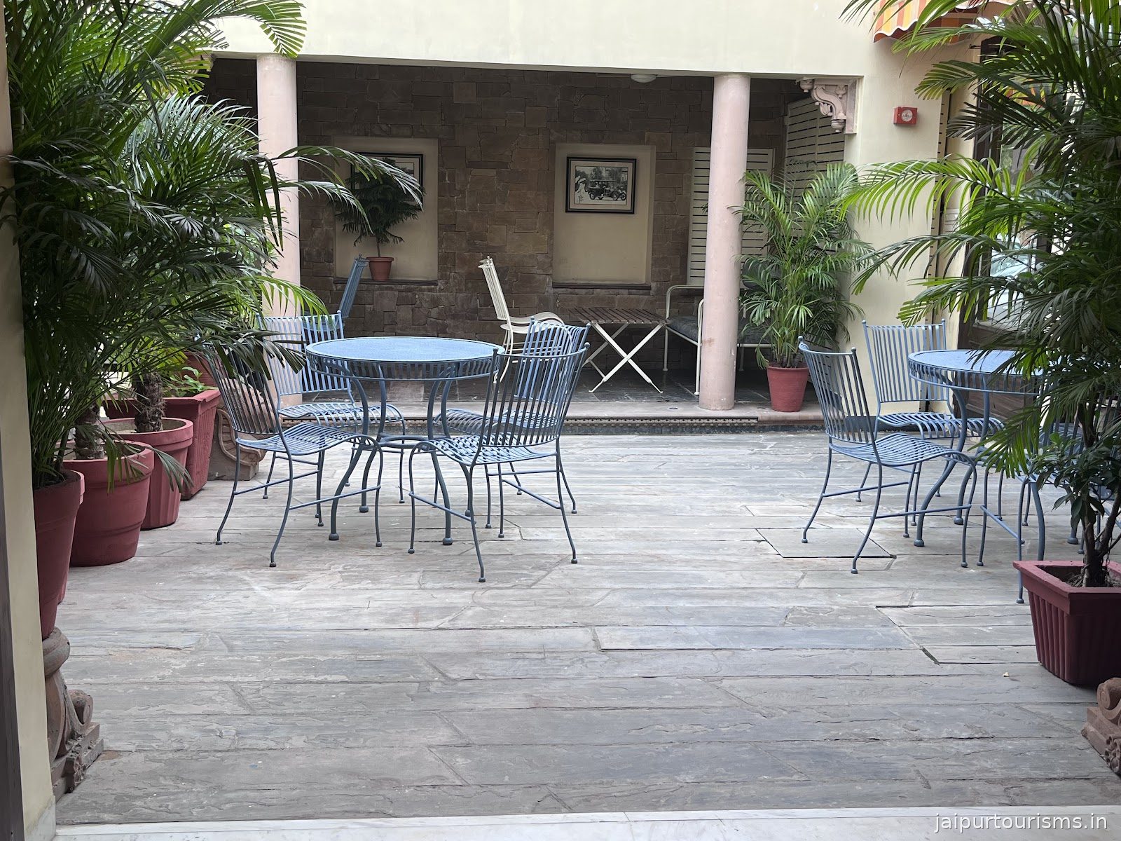 Ratnika - A Vegetarian Restaurant