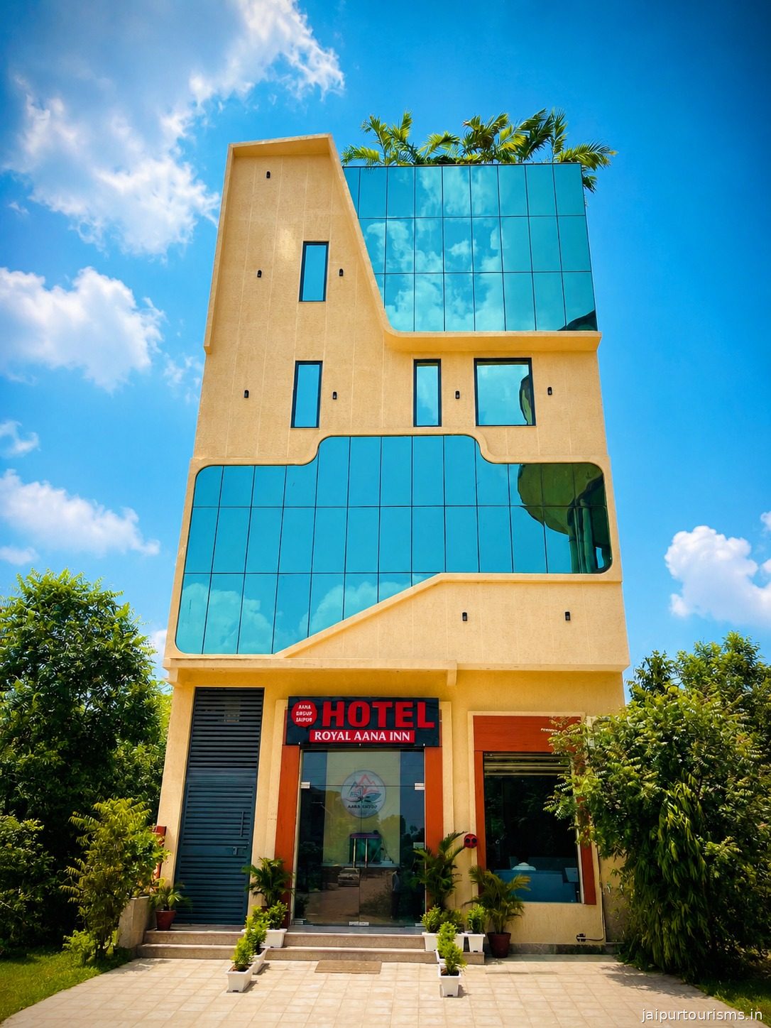 Hotel Royal Aana Inn