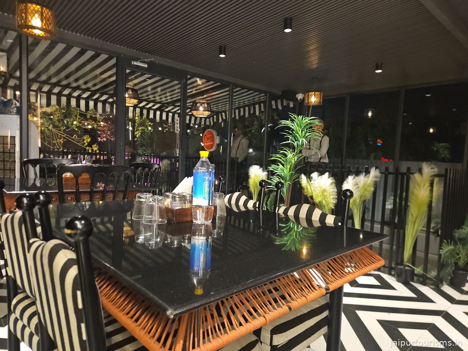 Brews & Bloom Cafe
