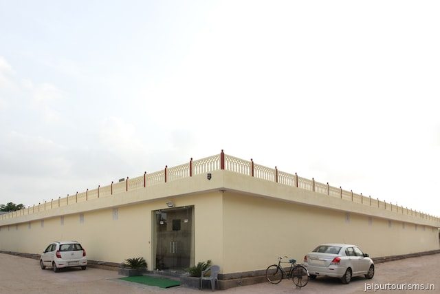 OYO 17070 Vrindavan Resort