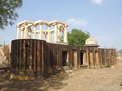 Royal Gaitor Ki Chhatriyan