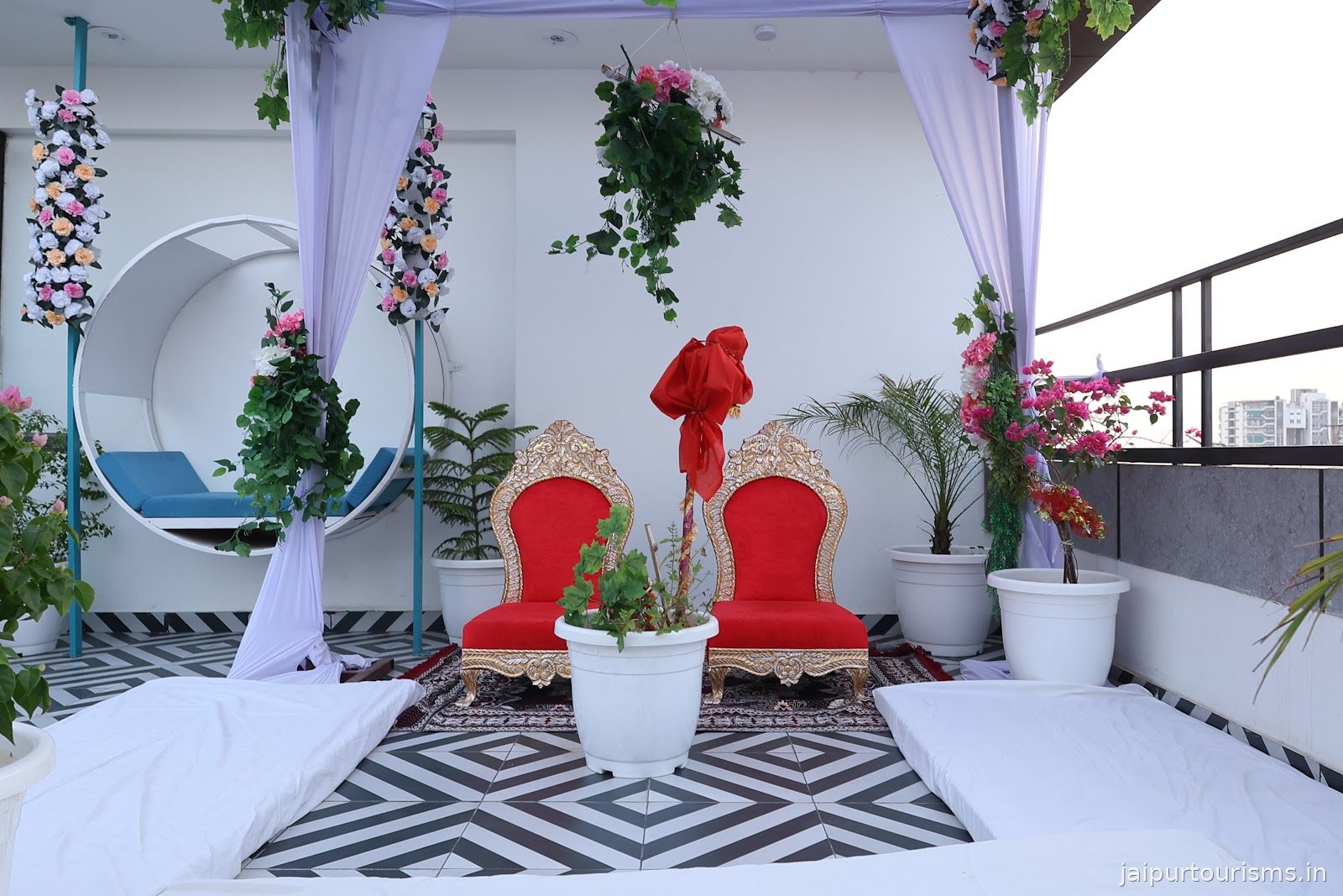 ROMEO ROOF Kitchen | Bar by TNG