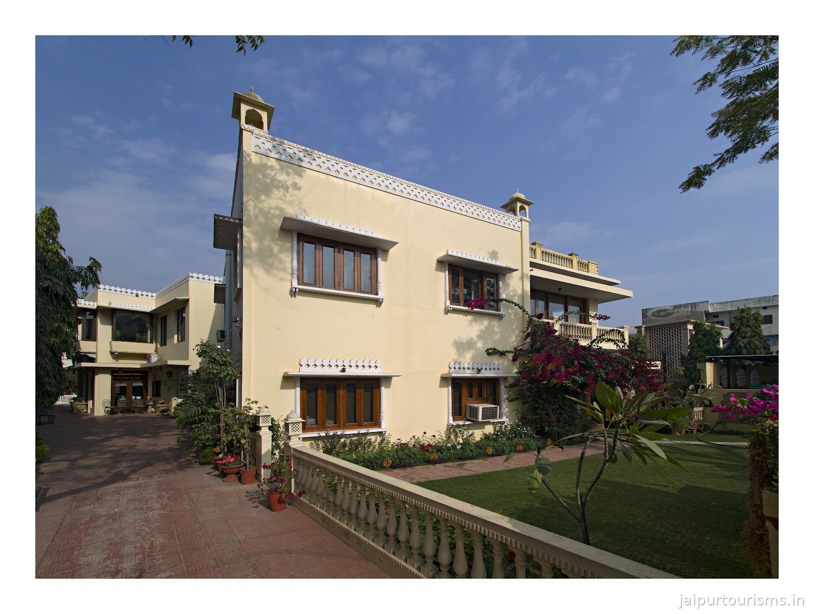 Dera Rawatsar Heritage Hotel