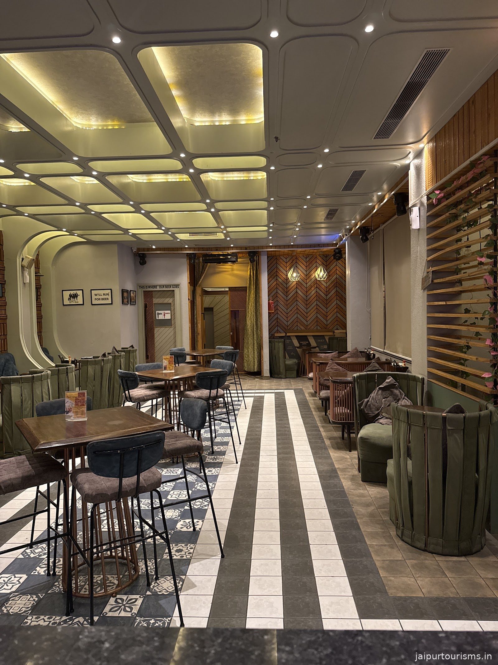 Brewlicious Rooftop Bar Restaurant in Jaipur