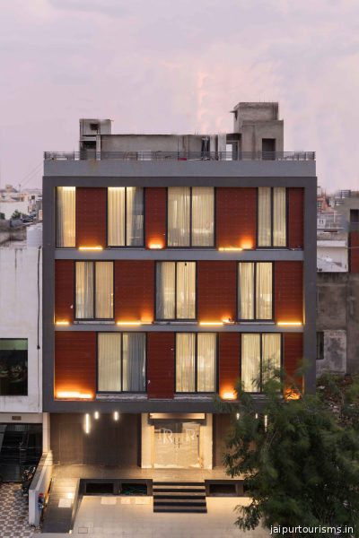 Royal Rawal - Luxury Boutique Hotel