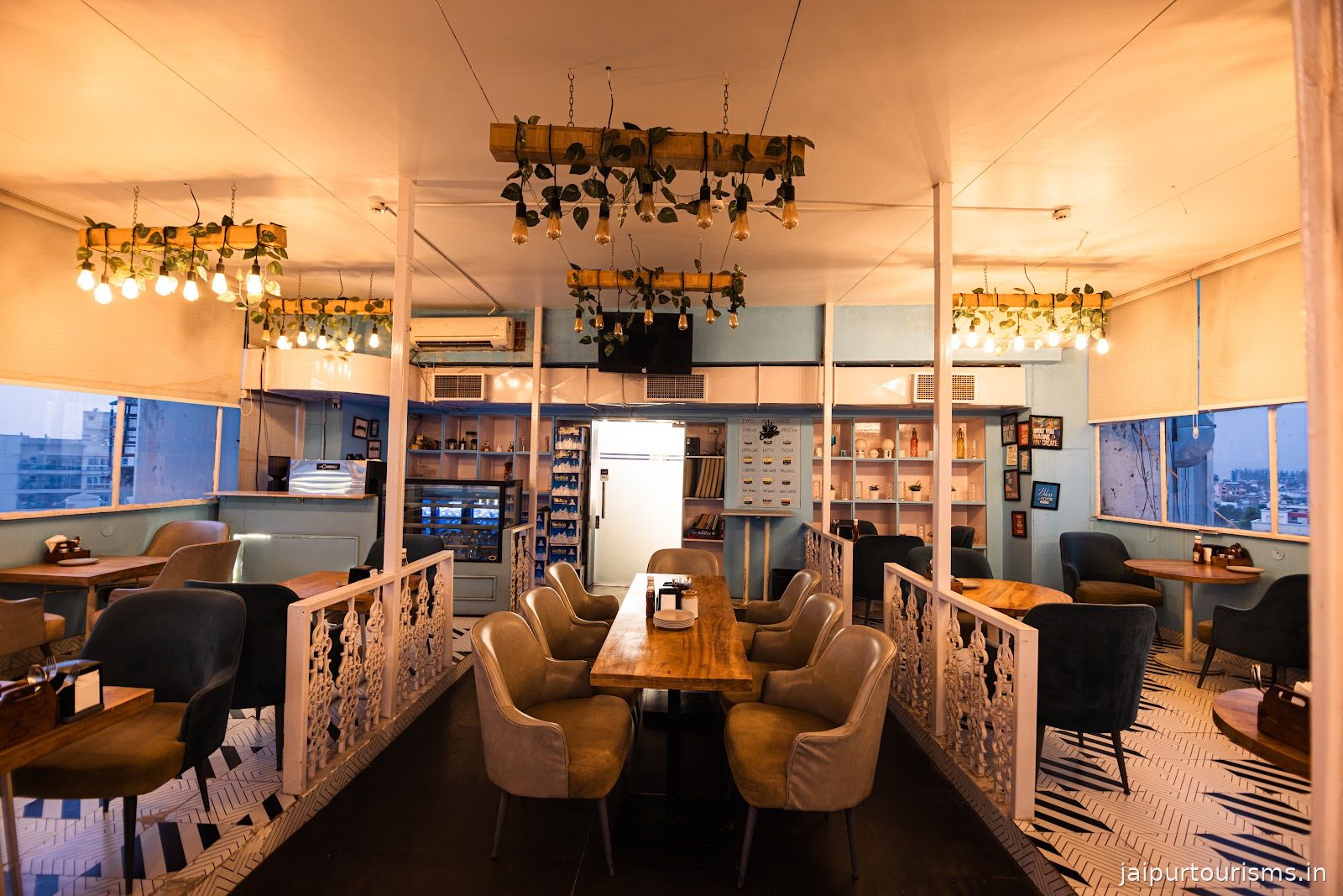 SKYZA Rooftop Lounge