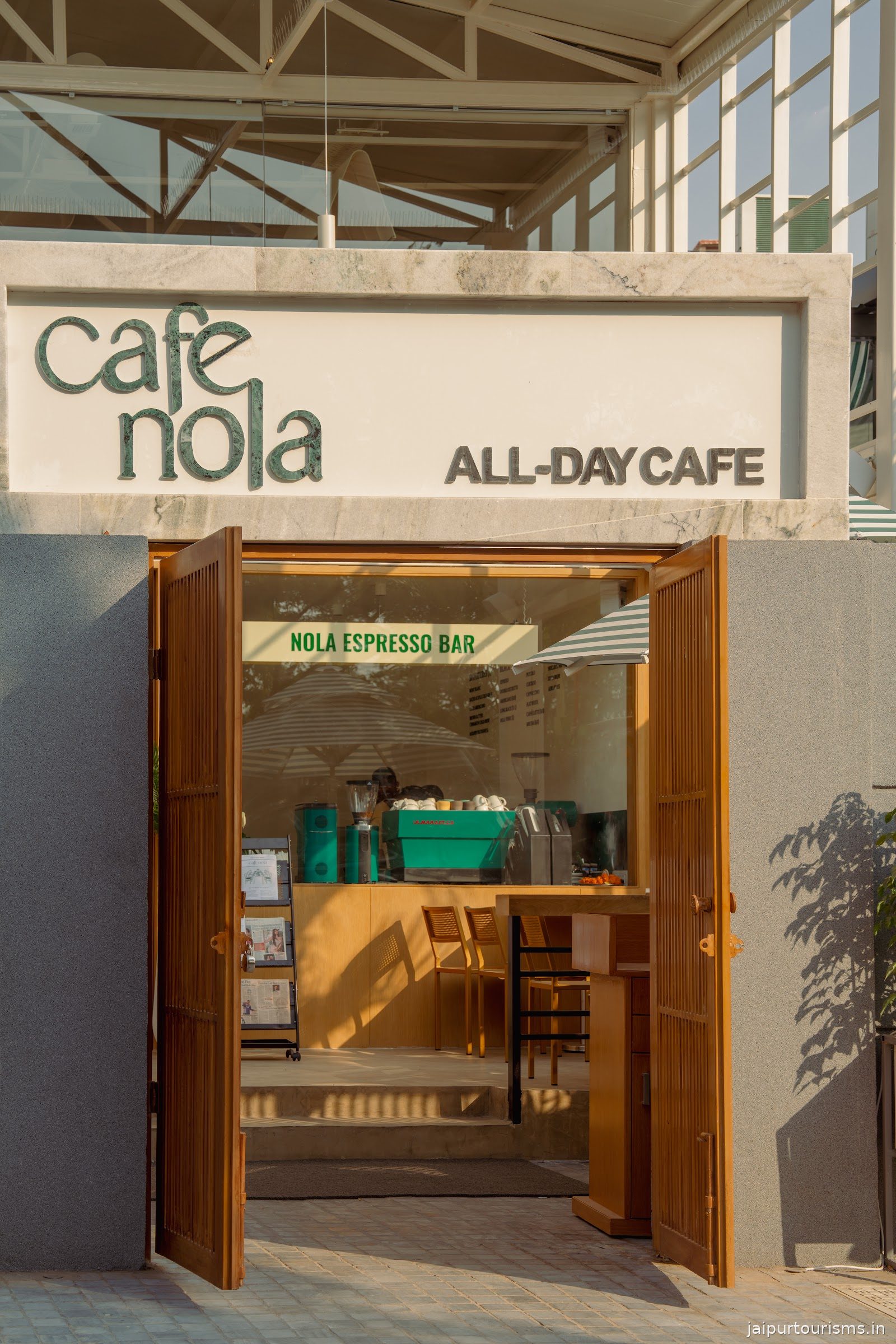 Cafe Nola JLN Marg