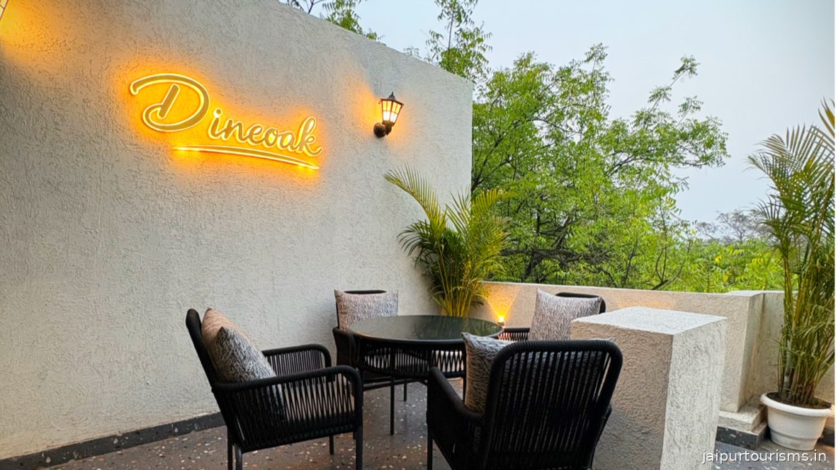 Dineoak cafe & lounge